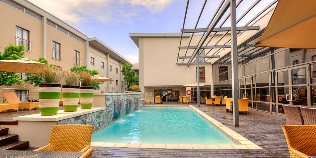 city_lodge_hotel_or_tambo_pool_ci