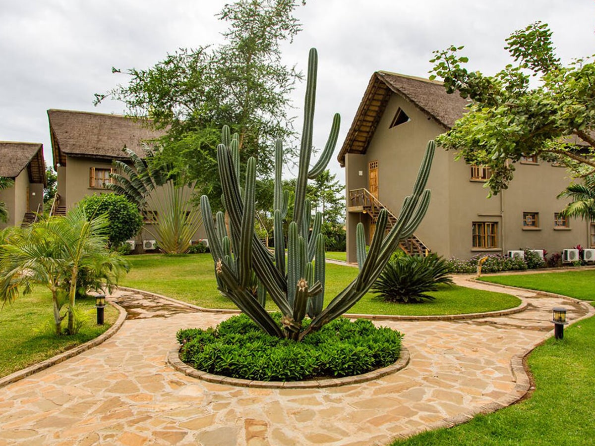 Weru Weru River Lodge